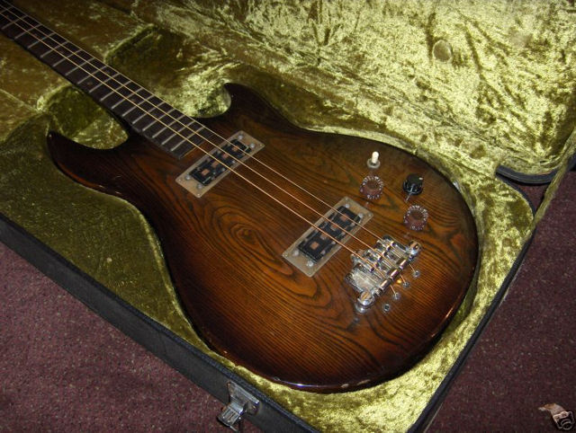 Ibanez Collectors World: 1977 Artist Bass?