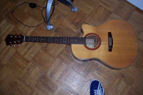 Ibanez AE700.jpg