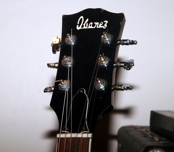 2351 headstock